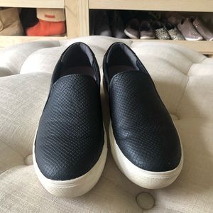 Dr School’s Be Free Black pull in shoe Size:8